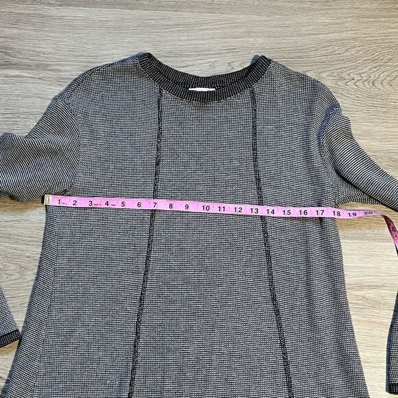 5/$25 J Jill Sweater Top - Picture 6 of 8